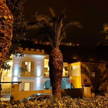 Villino Erminia - Seaside Art B&B Πίτσο Εξωτερικό φωτογραφία